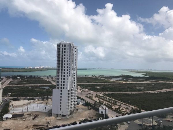 Suites Malecon Cancun — Property