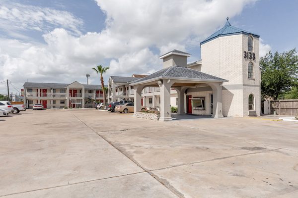 Summit Inn Houston Medical Center NRG Park — Property