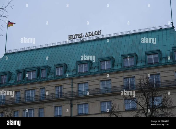 Sunday Hotel Berlin City West — Property