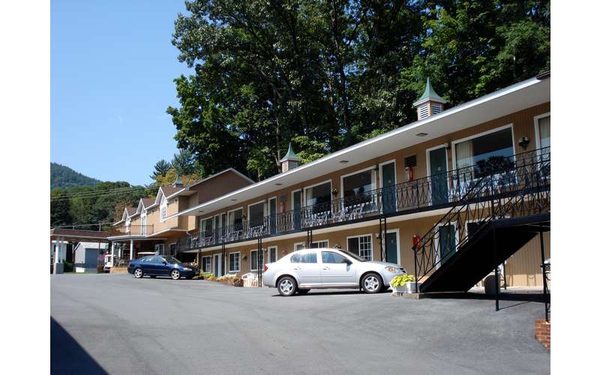 Sundowner Motel — Property
