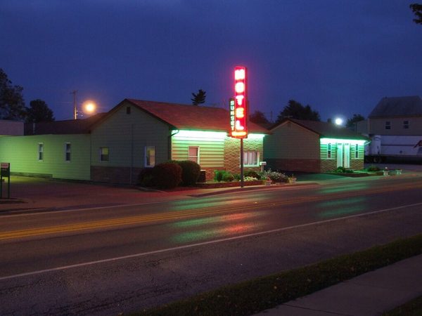 Sunset Motel Waterloo Illinois — Property