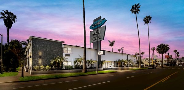 Sunset West Hotel SureStay Collection By Best Western Los Angeles California — Property
