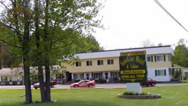 Sunshine Motel And Cabins — Property