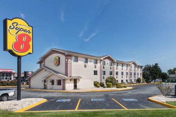 Super 8 by Wyndham Aberdeen MD — Property