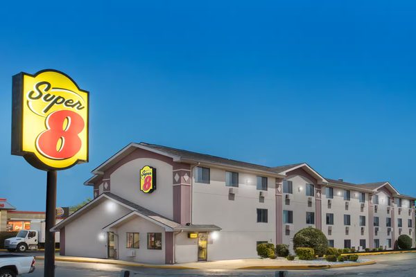 Super 8 by Wyndham Aberdeen MD — Property