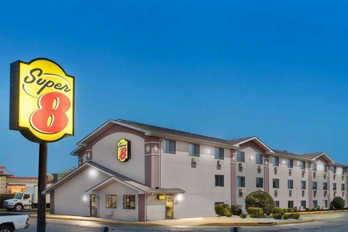 Super 8 by Wyndham Aberdeen MD — Property