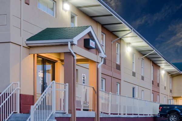 Super 8 by Wyndham Allentown — Property