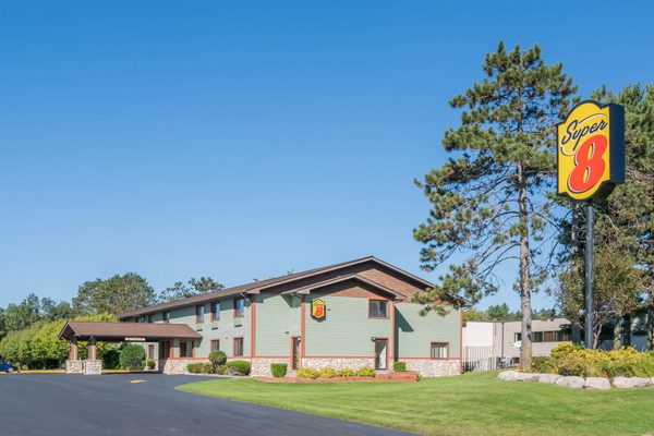 Super 8 by Wyndham Baxter Brainerd Area — Property