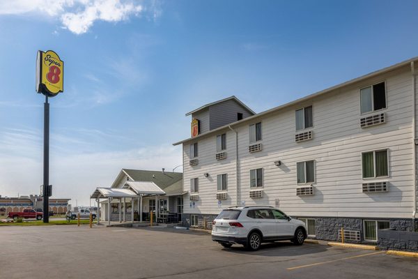 Super 8 by Wyndham Belgrade Bozeman Airport — Property