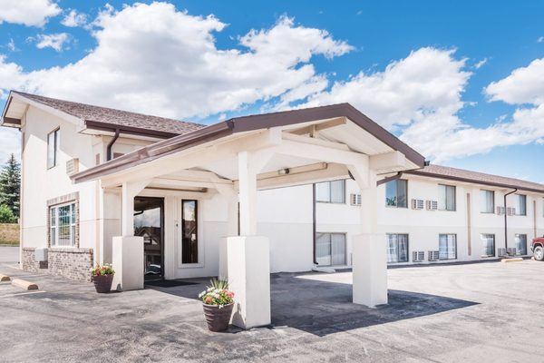 Super 8 by Wyndham Belle Fourche SD — Property