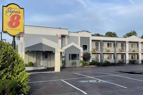 Super 8 by Wyndham Belleville IL St Louis Area — Property
