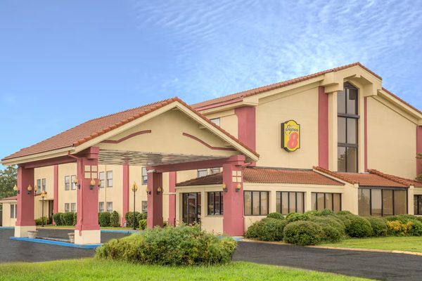 Super 8 by Wyndham Blytheville — Property