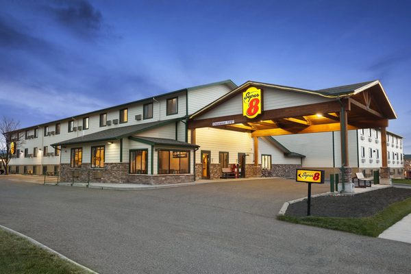 Super 8 by Wyndham Bozeman — Property