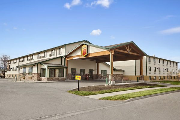 Super 8 by Wyndham Bozeman — Property