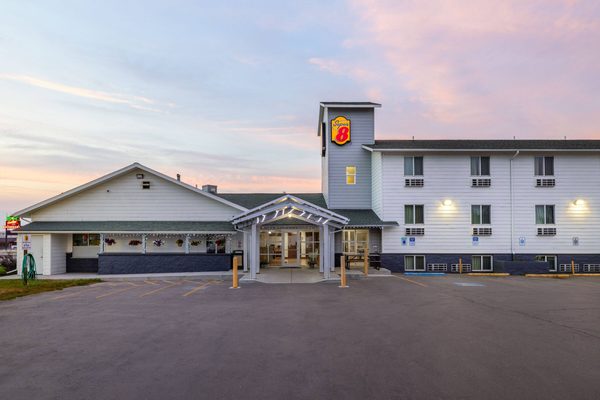 Super 8 by Wyndham Bozeman — Property
