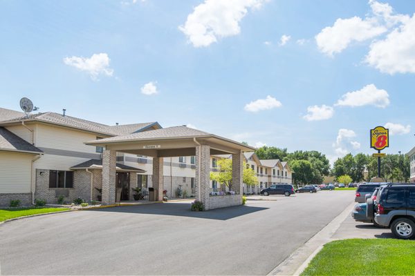 Super 8 by Wyndham Brookings — Property