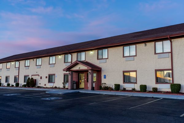 Super 8 by Wyndham Campbellsville KY — Property