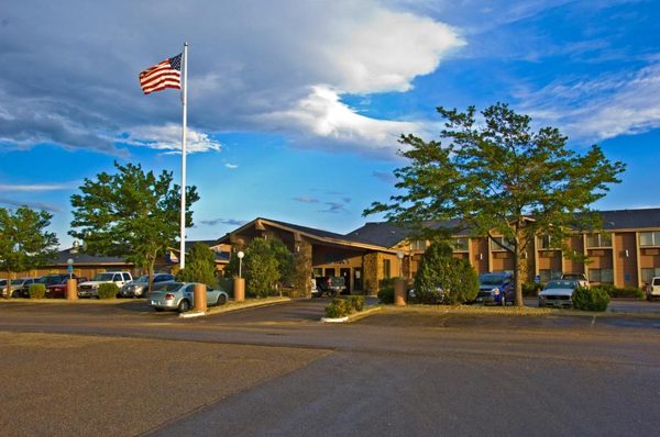 Super 8 by Wyndham Casper East Evansville — Property