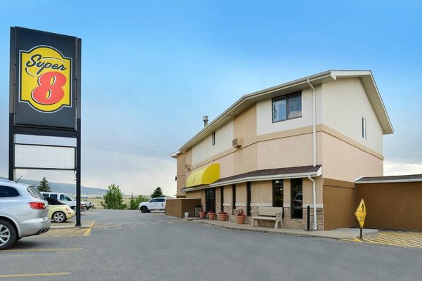 Super 8 by Wyndham Casper West by the River — Property