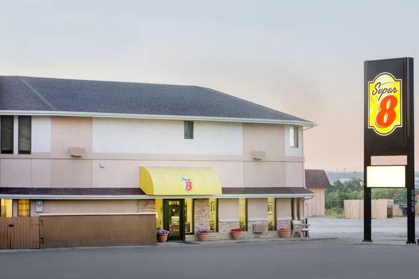 Super 8 by Wyndham Casper West by the River — Property