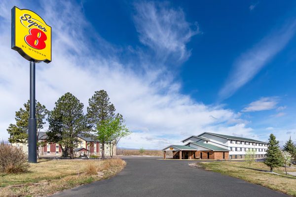 Super 8 by Wyndham Cheyenne WY — Property