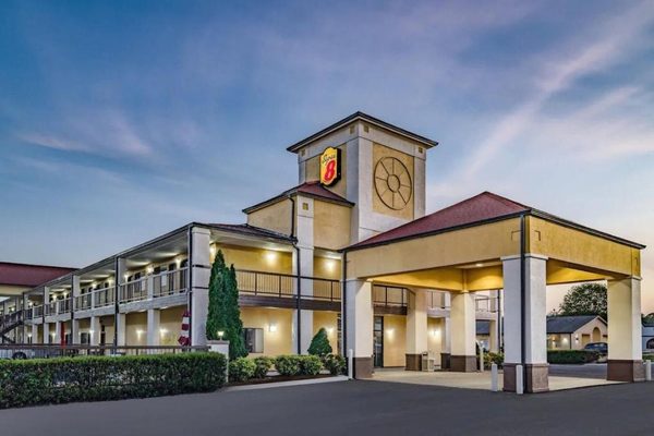 Super 8 by Wyndham Columbia East — Property