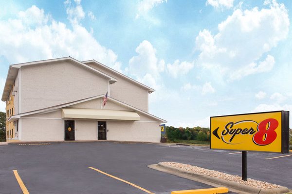 Super 8 By Wyndham Columbus — Property