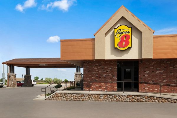 Super 8 by Wyndham Conrad — Property