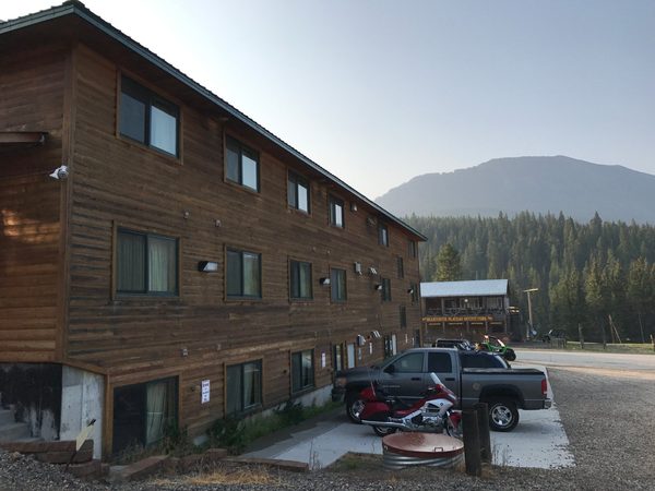 Super 8 by Wyndham Cooke City Yellowstone Park Area — Property