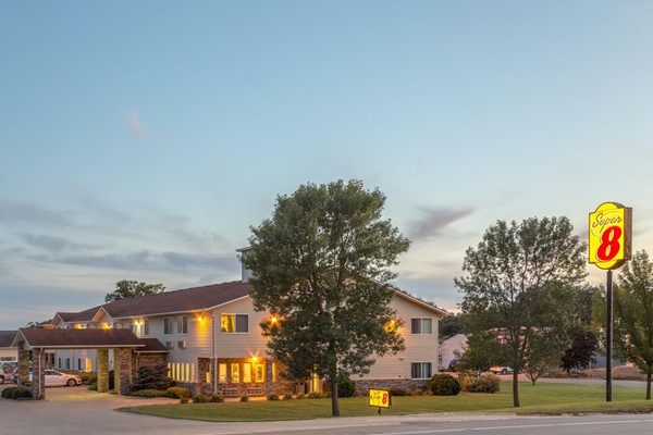 Super 8 by Wyndham Cresco IA Cresco Iowa — Property