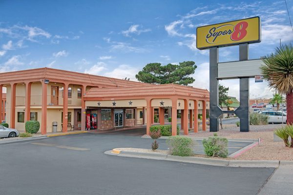 Super 8 by Wyndham El Paso Airport — Property