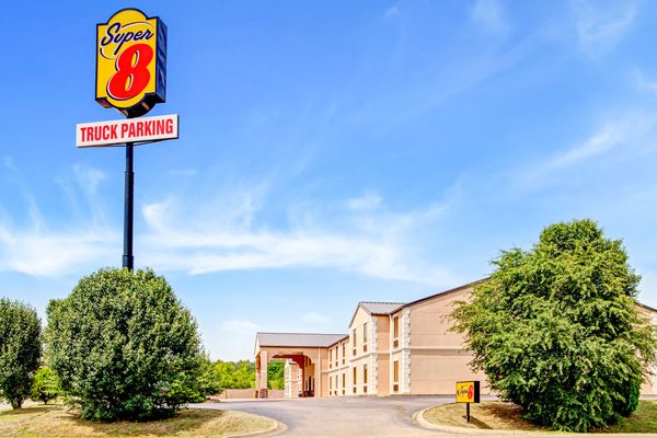 Super 8 by Wyndham Forrest City AR — Property