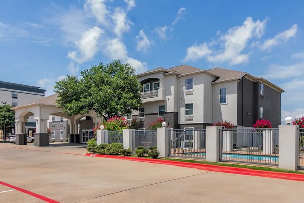 Super 8 by Wyndham Fort Worth Stockyards — Property