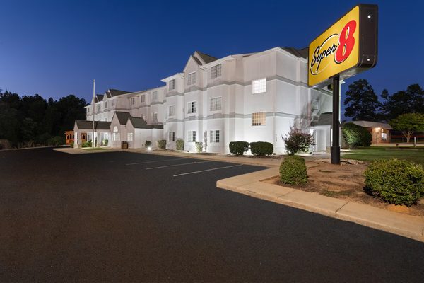 Super 8 by Wyndham Harbison Parkridge Hospital — Property
