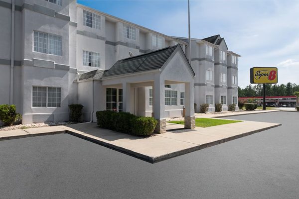 Super 8 by Wyndham Harbison Parkridge Hospital — Property