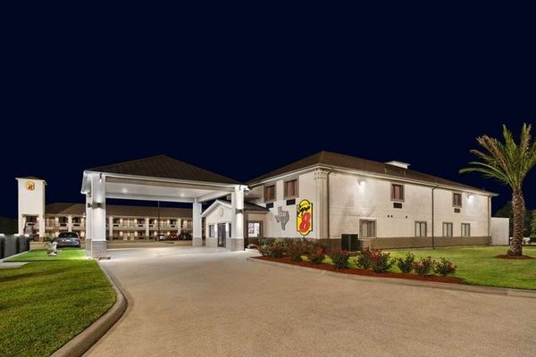 Super 8 by Wyndham Houston Dtwn I 610 — Property