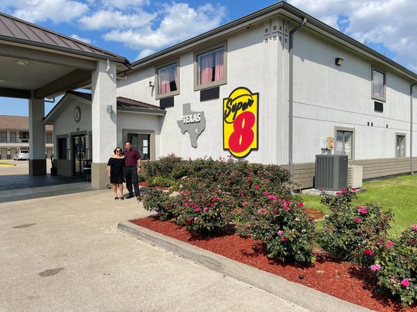 Super 8 by Wyndham Houston Dtwn I 610 — Property