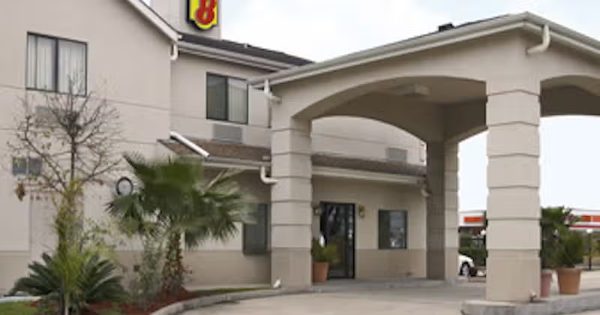 Super 8 by Wyndham Houston I 10 Federal Road — Property