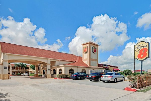 Super 8 by Wyndham Houston I 10 Federal Road — Property
