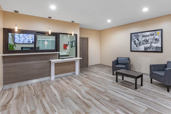 Super 8 by Wyndham Houston North West — Property