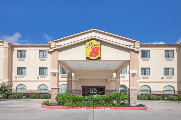 Super 8 By Wyndham Iah West greenspoint — Property