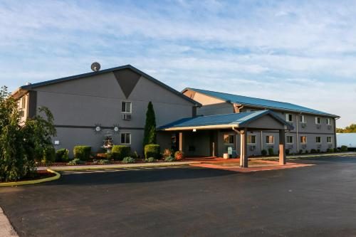 Super 8 by Wyndham Indianapolis Emerson Ave — Property