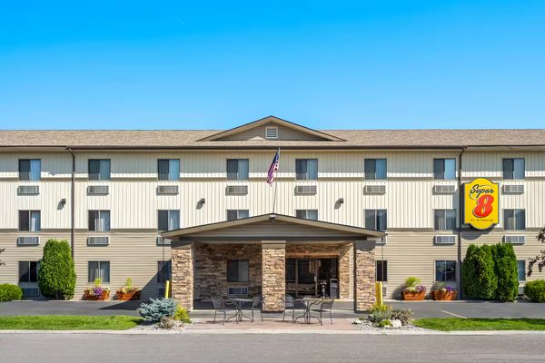 Super 8 by Wyndham Kalispell Glacier National Park — Property