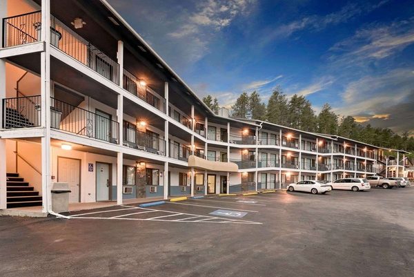 Super 8 by Wyndham Keystone Mt Rushmore — Property