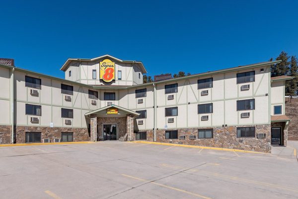 Super 8 by Wyndham Keystone Mt Rushmore — Property