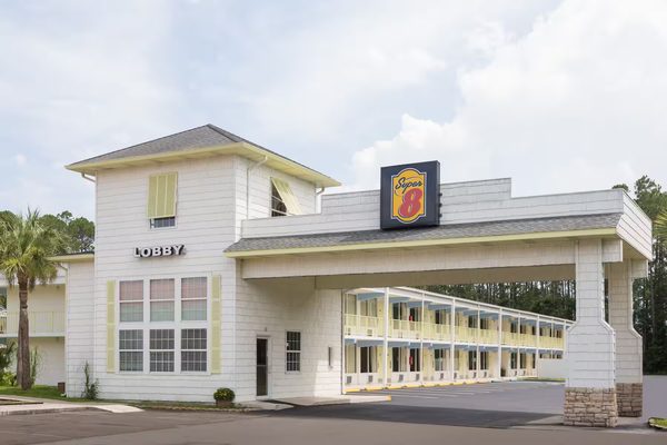 Super 8 By Wyndham Kingsland I 95 Naval Base Area — Property