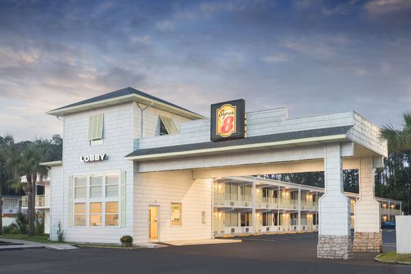 Super 8 By Wyndham Kingsland I 95 Naval Base Area — Property