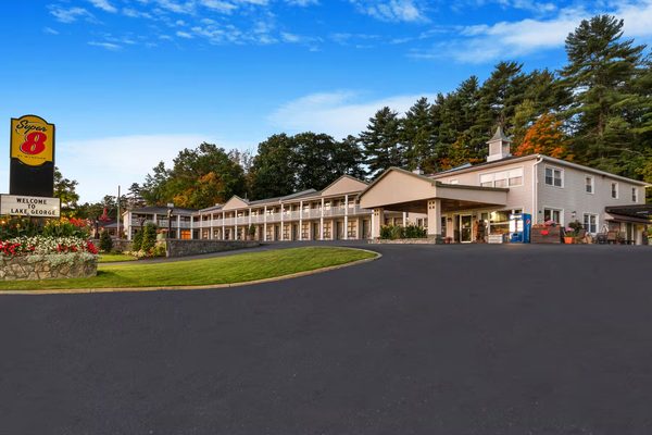 Super 8 by Wyndham Lake George Downtown — Property