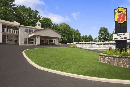 Super 8 by Wyndham Lake George Downtown — Property