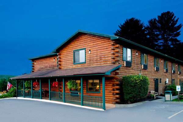 Super 8 by Wyndham Lake George Warrensburg Area — Property